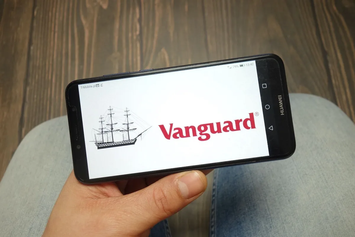 Vanguard busca un líder de activos digitales y apunta a una estrategia cripto en evolución
