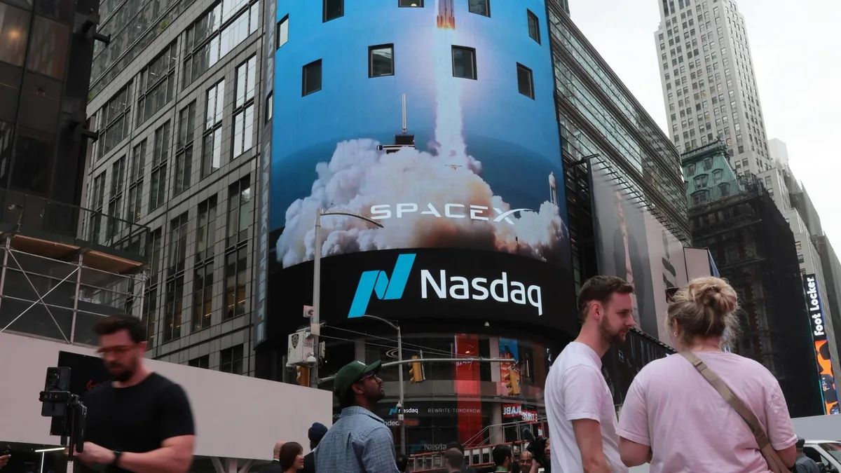 FOMC Minutes and SpaceX’s Nasdaq 100 Entry Set the Tone for Crypto Week Ahead